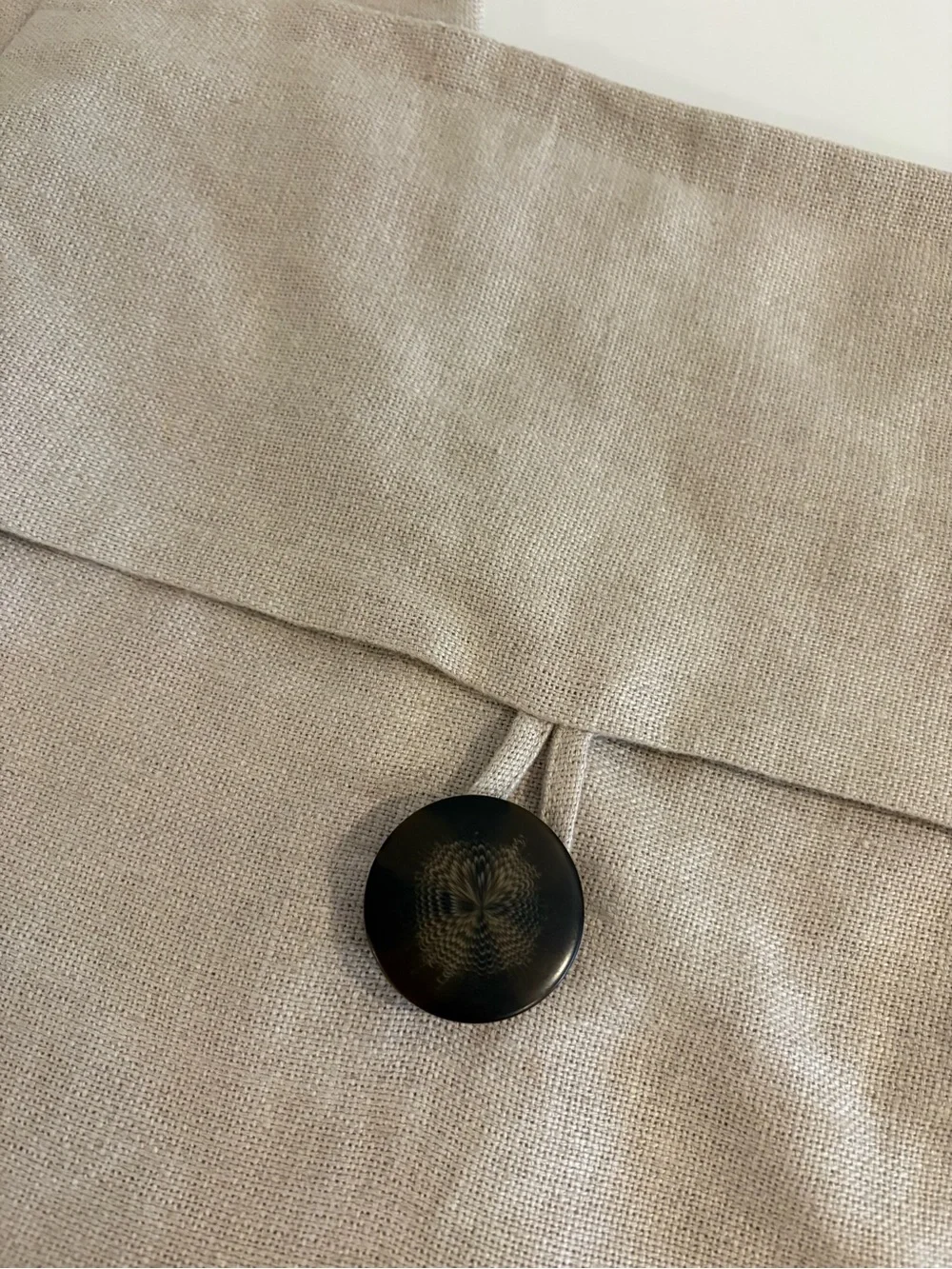 Pottery Barn || Linen Big Button Pillow Shams Pair 18” Square Tan Beige